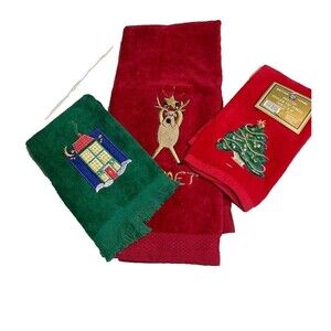 Vntg 3 Christmas Embroidered Towels 1 Red  Comet Hand Towel, 2 Fingertip *1 NWT